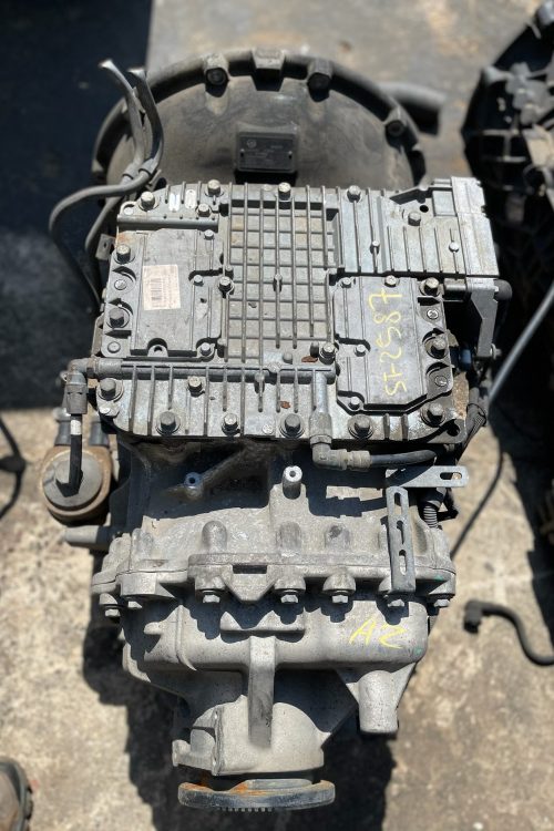 NISSAN UD AT02612D GEARBOX